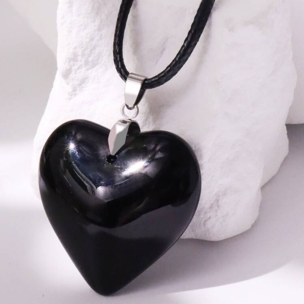 New Black Heart Pendant Necklace